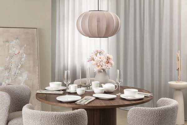 Villeroy & Boch Afina Geschirr auf modern gedecktem rundem Esstisch